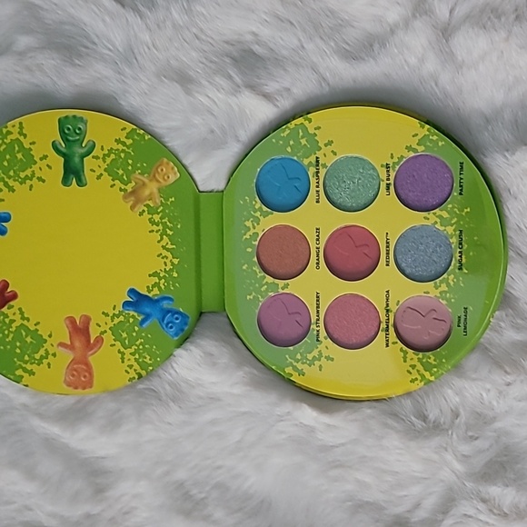 💚Sour Patch Kids Eyeshadow Palette - Picture 3 of 4